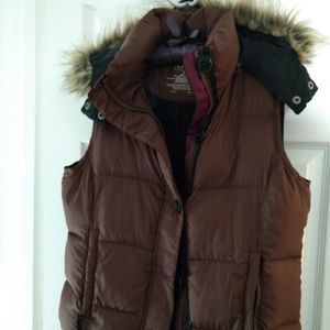 L.L.Bean brown Faux fur hooded Goosedown  ves